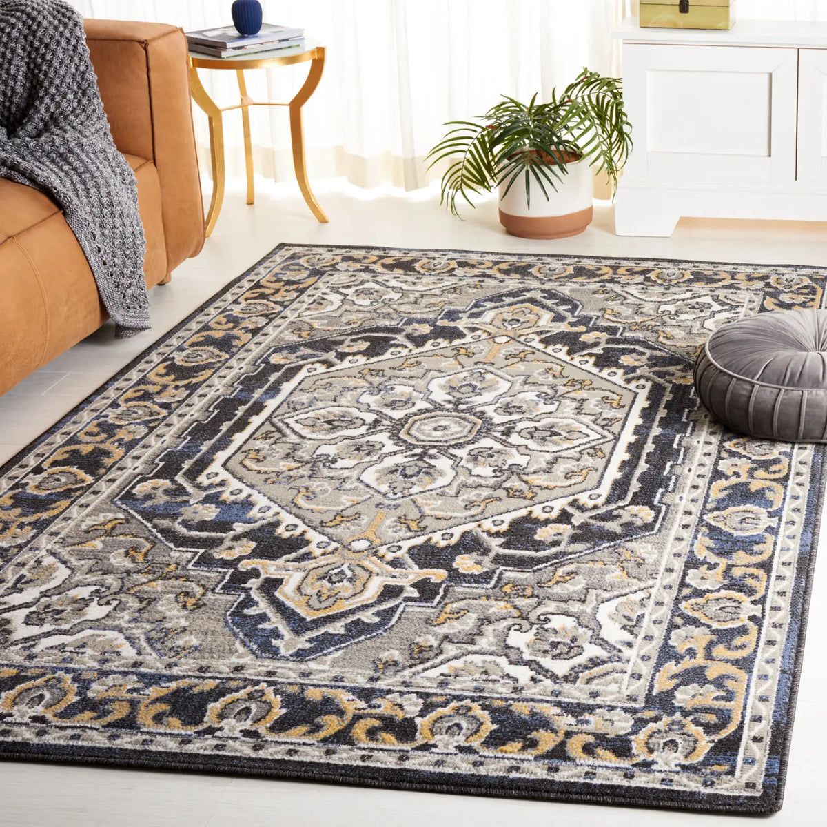 Safavieh Pyramid 4'-5" x 6'-5" Rug in Grey / Navy Gold