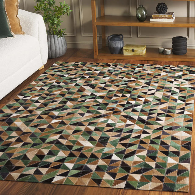 Safavieh Studio Leather 4'-0" x 6'-0" Rug in Green / Light Brown