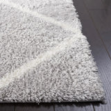 Safavieh Tahoe Shag 4'-0" x 6'-0" Rug in Light Grey / White