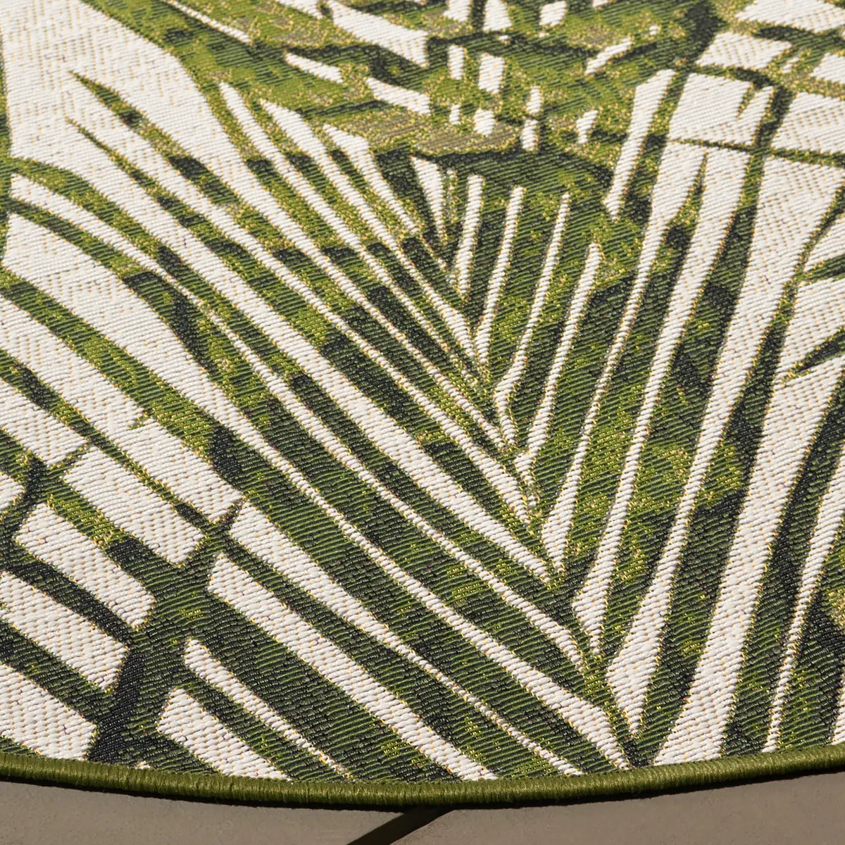 Safavieh Barbados 500 6'-7" x 6'-7" Rug in Ivory / Green