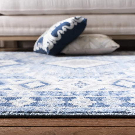 Safavieh Kazak 100 4'-0" x 6'-0" Rug in Blue / Creme