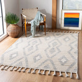 Safavieh Casablanca 5'-0" x 8'-0" Rug in Grey / Ivory