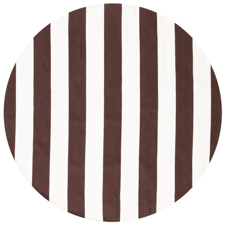 Safavieh Montauk 6'-0" x 6'-0" Rug in Chocolate / Ivory
