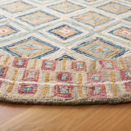 Safavieh Aspen 6'-0" x 6'-0" Rug in Green / Red