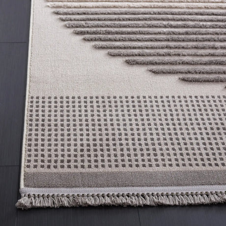 Safavieh Urban 4'-0" x 6'-0" Rug in Grey / Light Grey