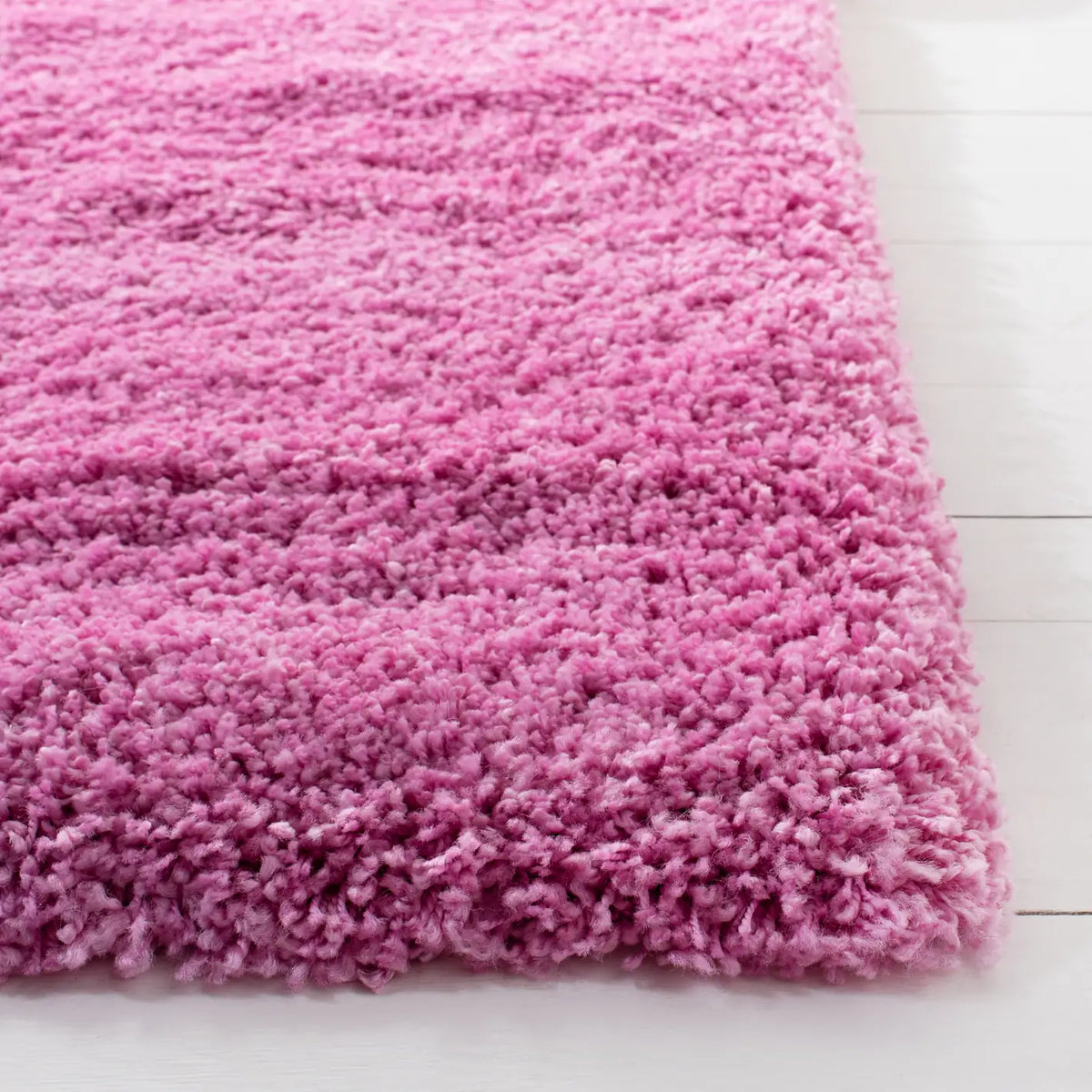 Safavieh Santa Monica Shag 4'-0" x 6'-0" Rug in Pink