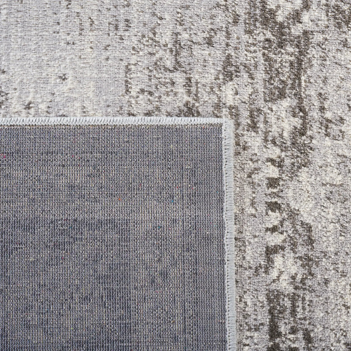 Safavieh Atlas 5'-3" x 7'-7" Rug in Charcoal / Grey