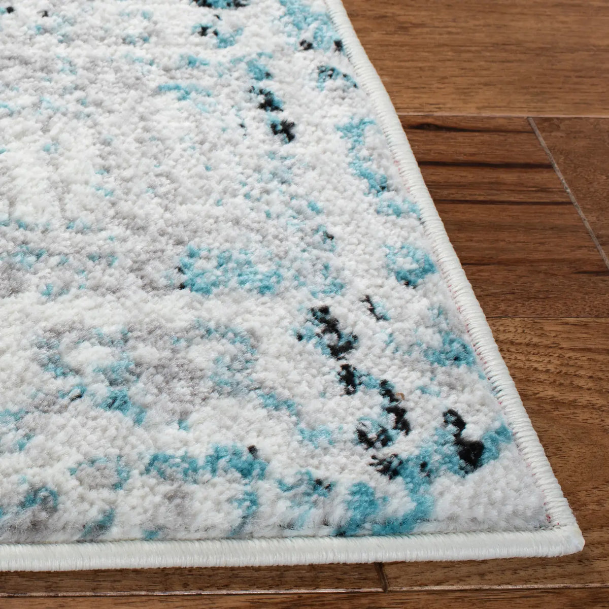 Safavieh Skyler 4'-0" x 6'-0" Rug in Grey / Blue
