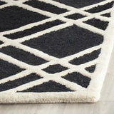 Safavieh Cambridge 2'-6" x 6'-0" Rug in Black / Ivory
