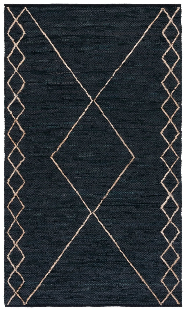 Safavieh Vintage Leather 4'-0" x 6'-0" Rug in Black / Natural
