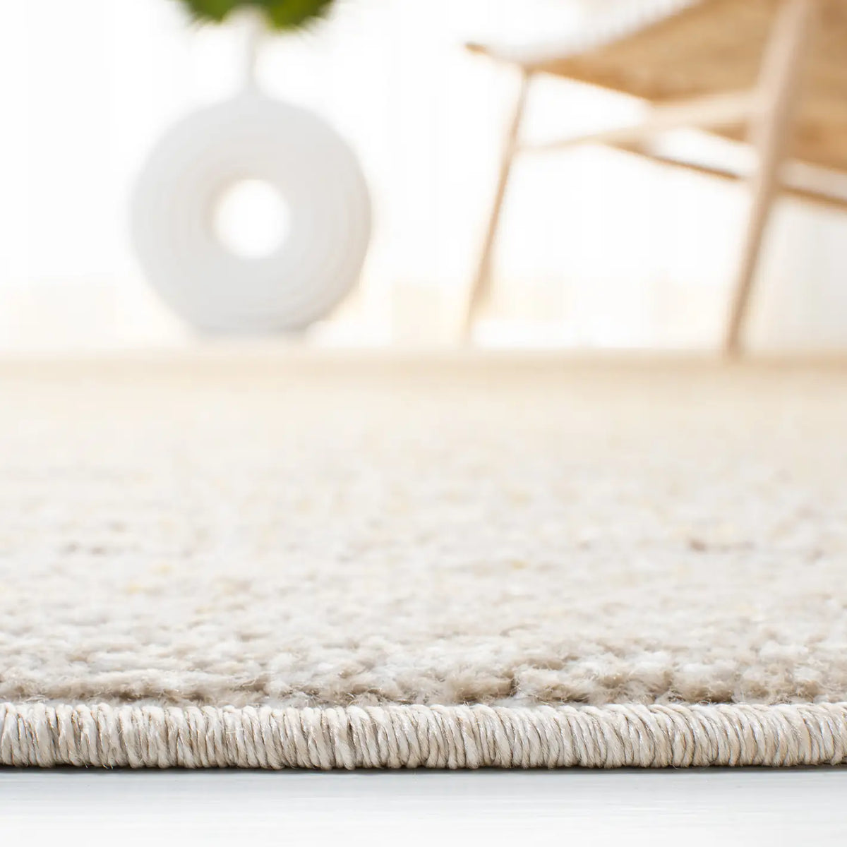 Safavieh Adirondack 4'-0" x 6'-0" Rug in Gold / Ivory