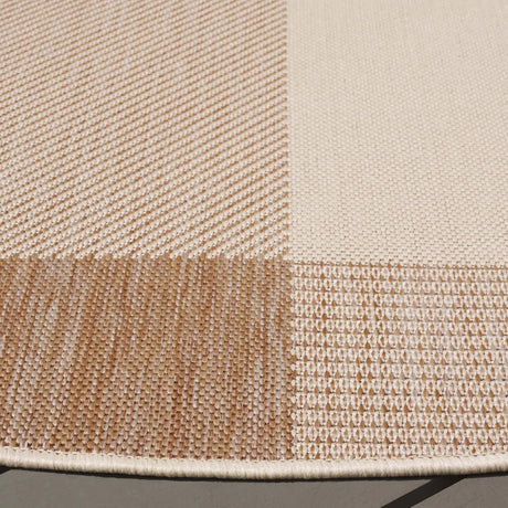 Safavieh Courtyard 6'-7" x 6'-7" Rug in Natural / Beige