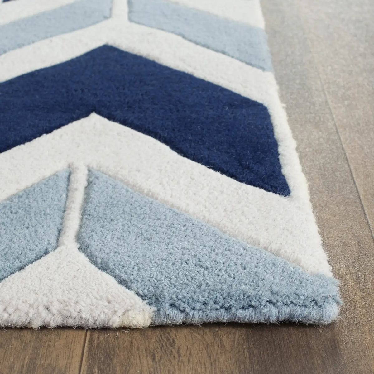 Safavieh Chatham 2'-3" x 7'-0" Rug in Dark Blue / Light Blue