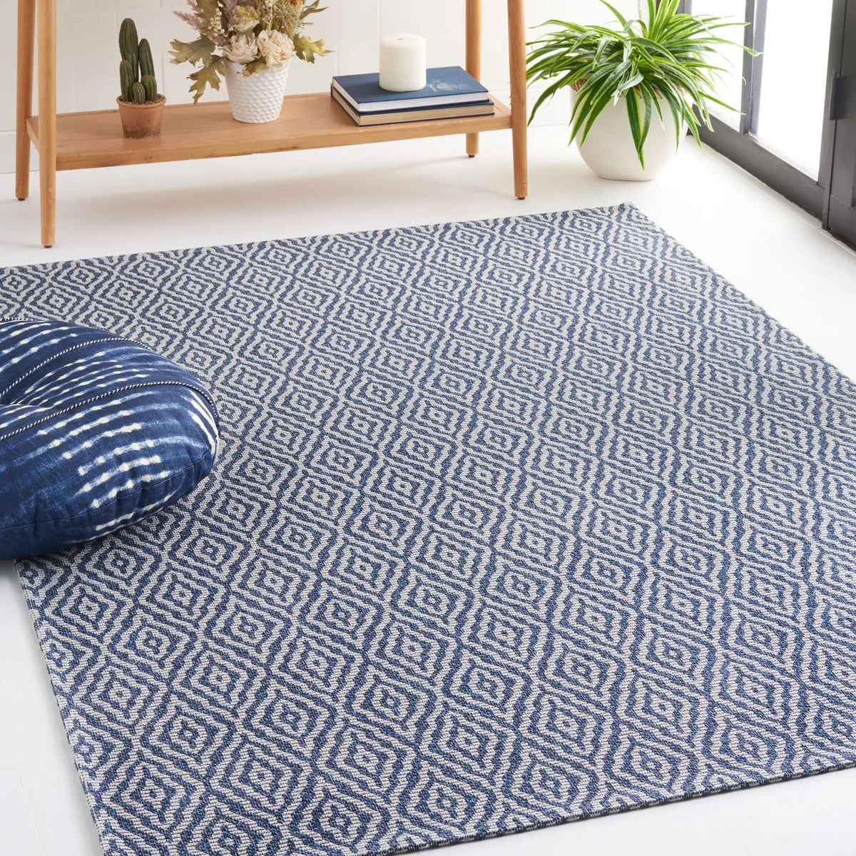 Safavieh Martha Stewart 5'-0" x 7'-0" Rug in Navy / Light Grey