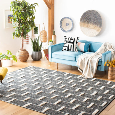 Safavieh Striped Kilim 6'-0" x 9'-0" Rug in Black / Ivory