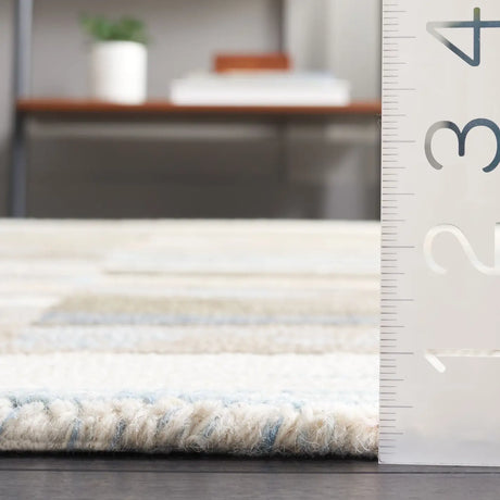 Safavieh Ebony 4'-0" x 6'-0" Rug in Ivory / Brown