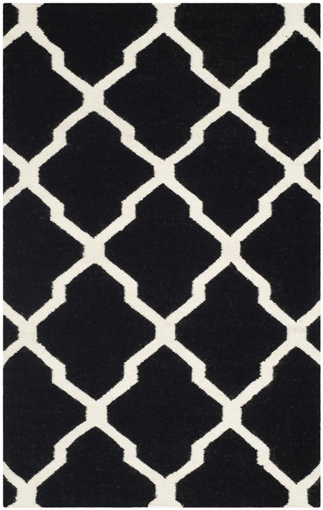 Safavieh Dhurries 3'-0" x 5'-0" Rug in Black / Ivory