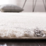 Safavieh Parma Shag 5'-3" x 7'-6" Rug in Cream / Grey