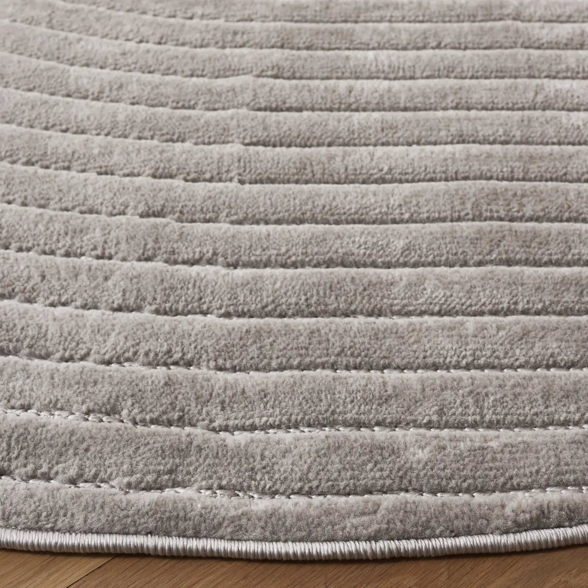 Safavieh Selena 6'-7" x 6'-7" Rug in Grey