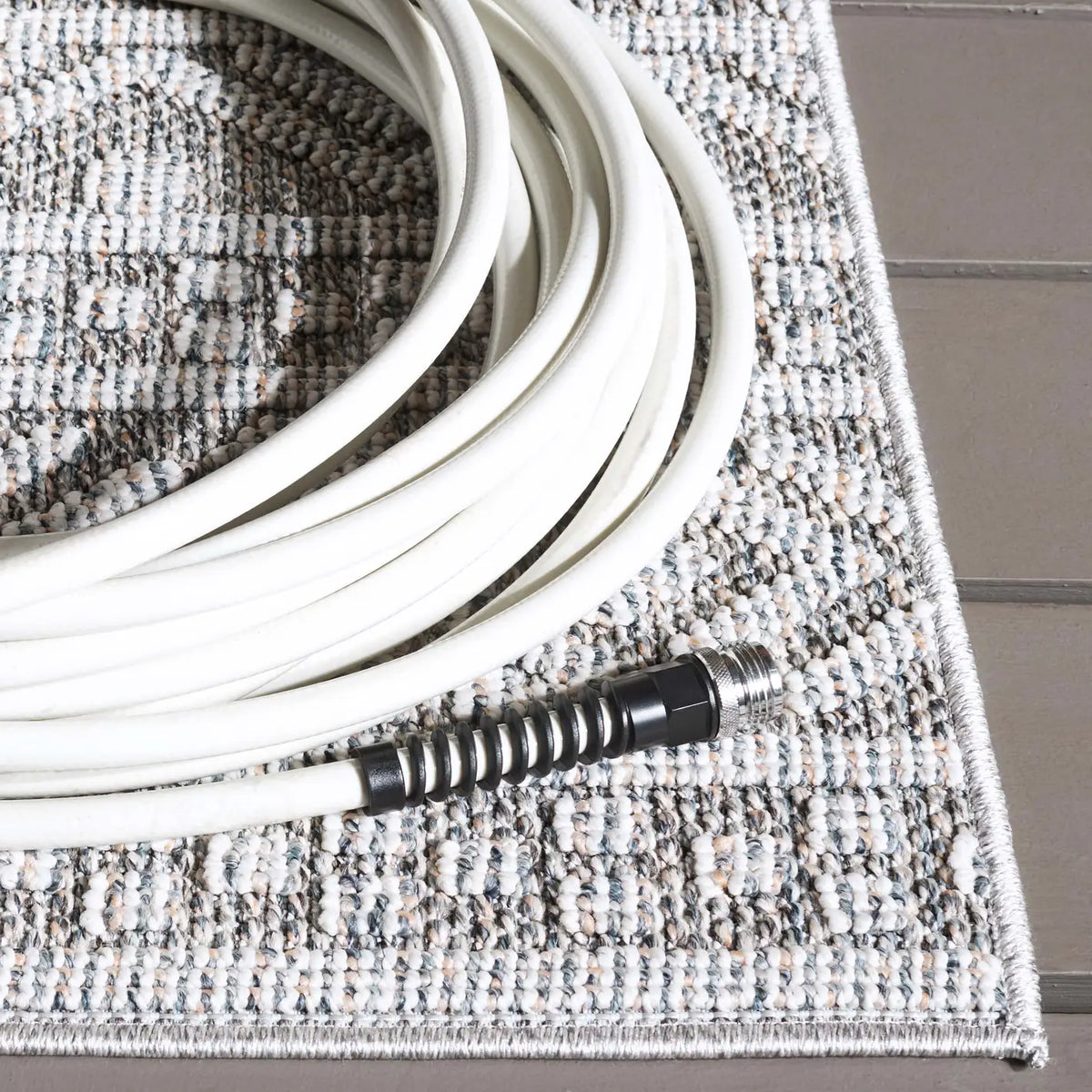 Safavieh Martha Stewart Global 4'-0" x 6'-0" Rug in Grey / Light Grey