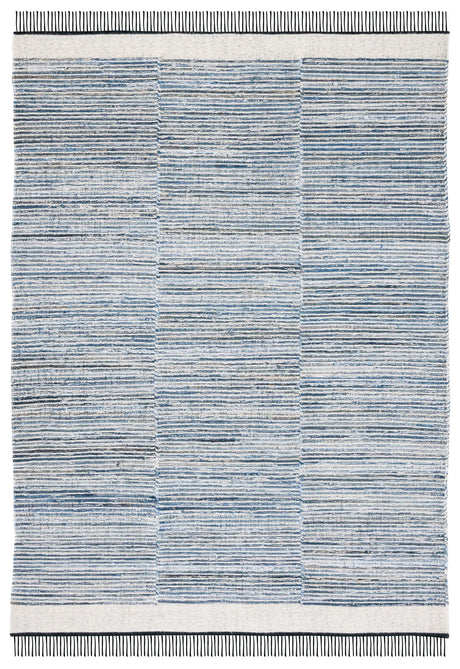 Safavieh Kilim 4'-0" x 6'-0" Rug in Blue / Ivory