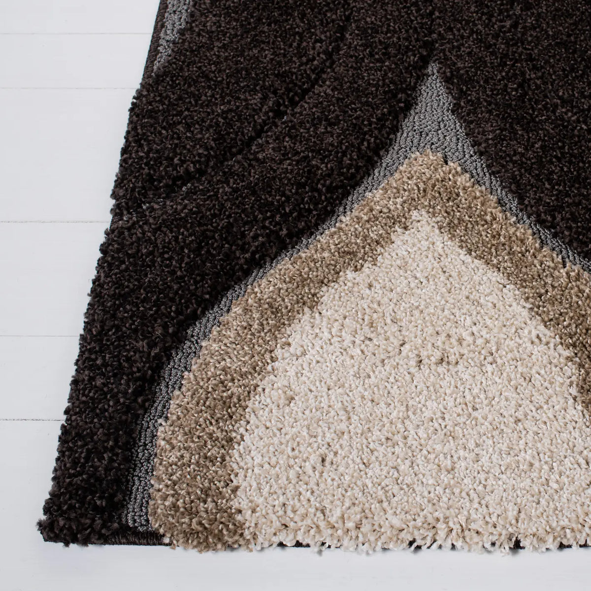 Safavieh Florida Shag 5'-3" x 7'-6" Rug in Dark Brown / Ivory