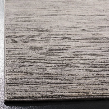 Safavieh Meadow 4'-0" x 6'-0" Rug in Ivory / Grey