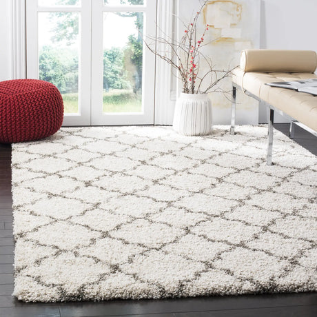 Safavieh Hudson Shag 6'-0" x 9'-0" Rug in Ivory / Grey