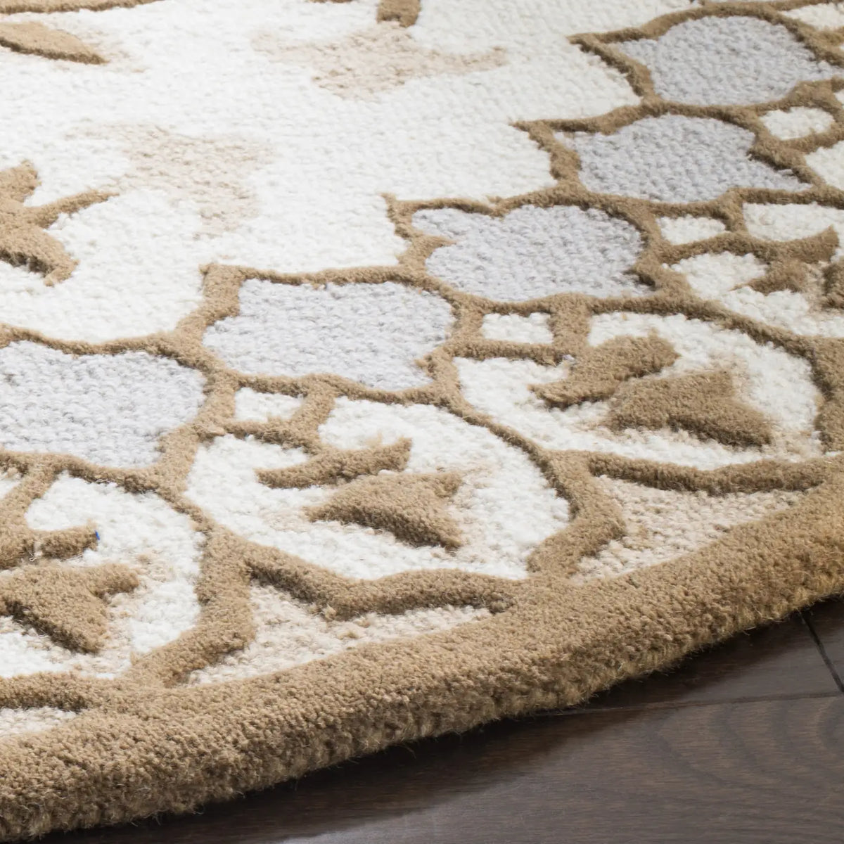 Safavieh Bellagio 5'-0" x 5'-0" Rug in Ivory / Dark Beig