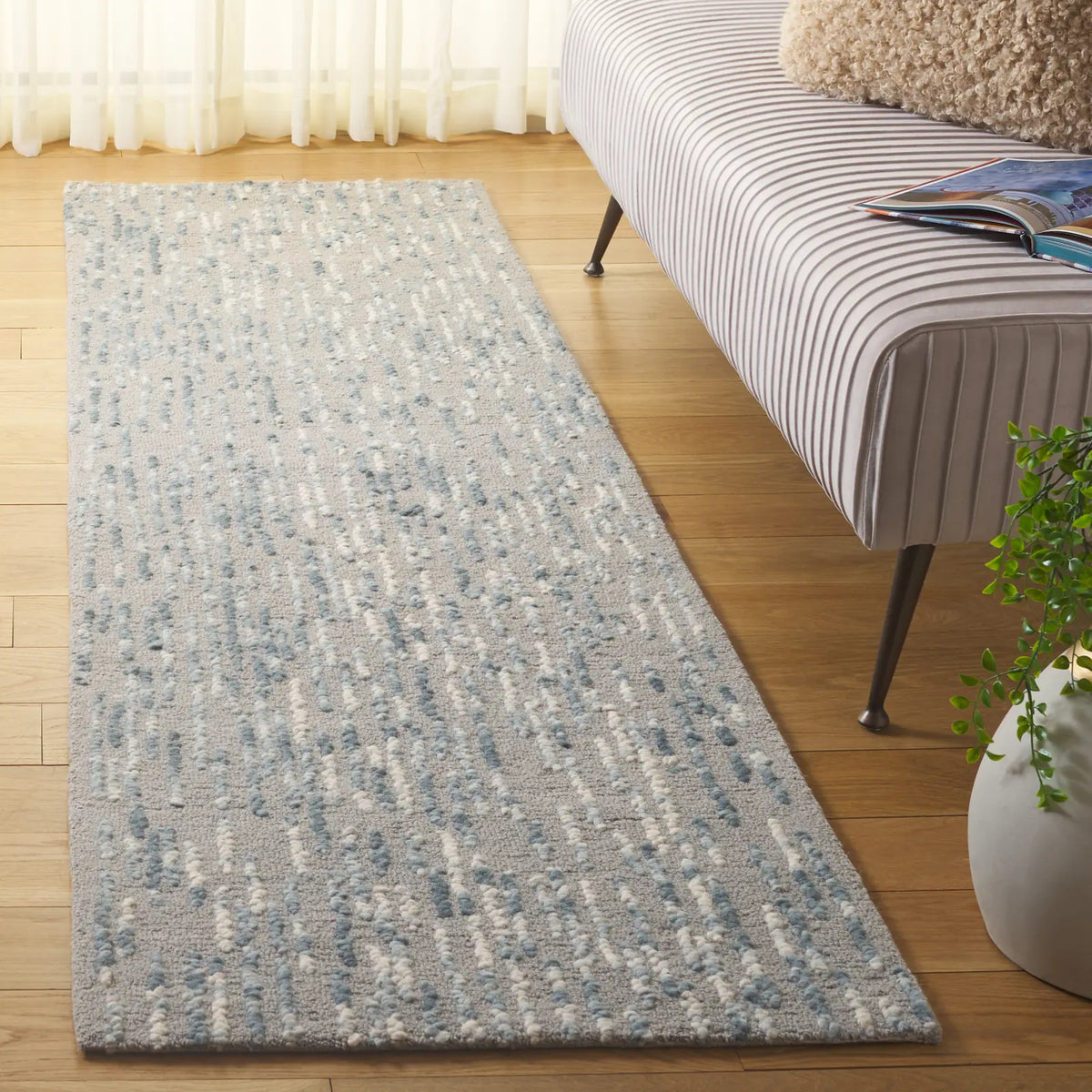 Safavieh Abstract 2'-3" x 8'-0" Rug in Grey / Blue