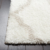 Safavieh Tahoe Shag 4'-0" x 6'-0" Rug in White / Silver