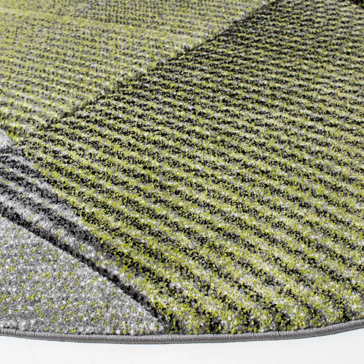 Safavieh Hollywood 6'-7" x 6'-7" Rug in Grey / Green