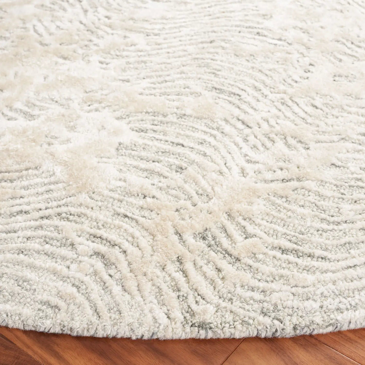 Safavieh Glamour 6'-0" x 6'-0" Rug in Light Grey / Ivory