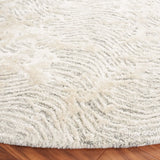Safavieh Glamour 6'-0" x 6'-0" Rug in Light Grey / Ivory