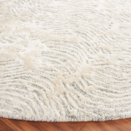 Safavieh Glamour 6'-0" x 6'-0" Rug in Light Grey / Ivory