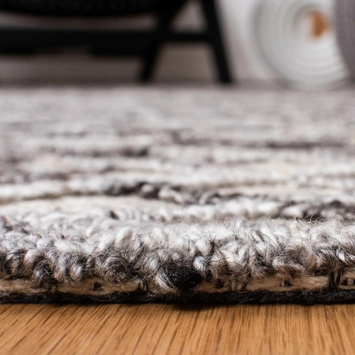 Safavieh Trace 4'-0" x 6'-0" Rug in Grey / Ivory