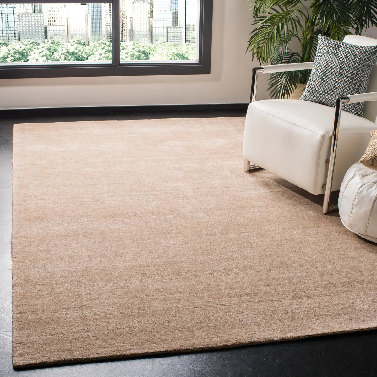 Safavieh Mirage 6'-0" x 9'-0" Rug in Beige