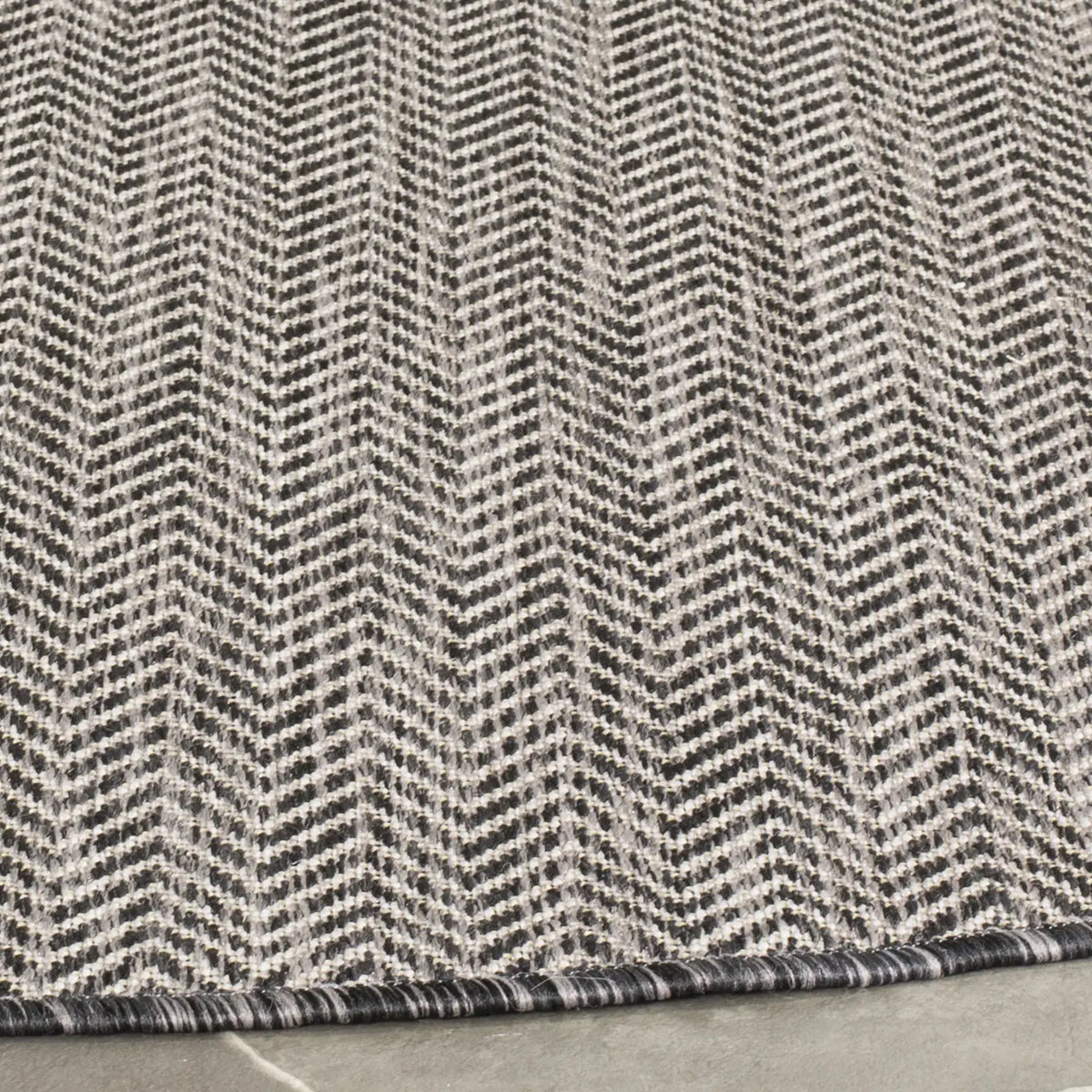 Safavieh Courtyard 10'-0" x 10'-0" Rug in Black / Beige