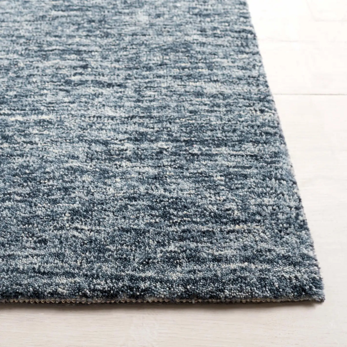 Safavieh Himalaya 4'-0" x 6'-0" Rug in Navy / Grey