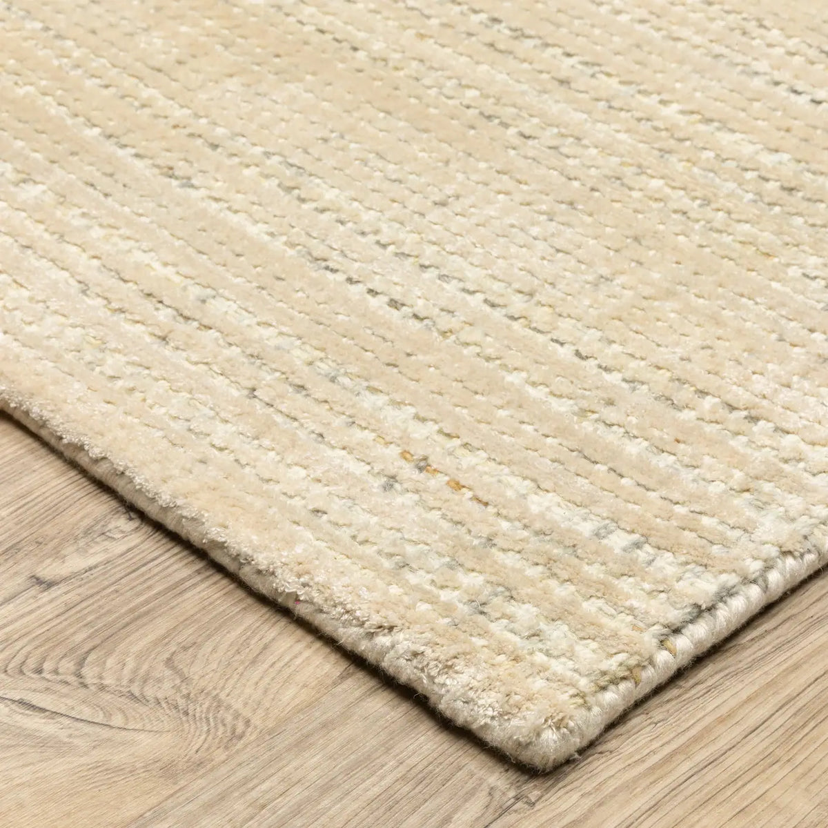 Oriental Weavers Sphinx Circa CIR03 Ivory Rugs - corner detail