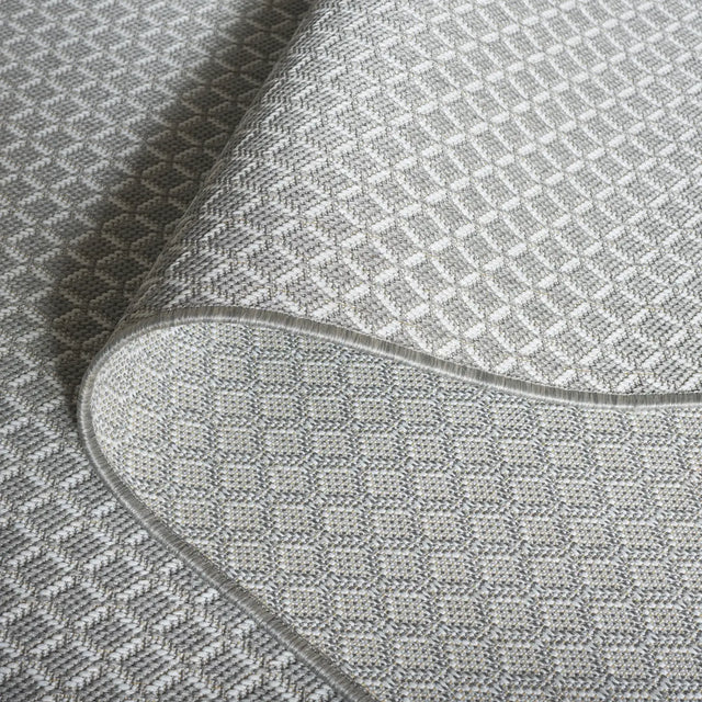 Safavieh Terrace 800 4'-0" x 6'-0" Rug in Grey / Ivory