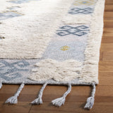 Safavieh Saffron 4'-0" x 6'-0" Rug in Beige / Blue
