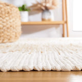 Safavieh Montauk 4'-0" x 6'-0" Rug in Beige