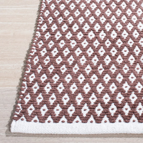 Safavieh Boston 5'-0" x 8'-0" Rug in Brown