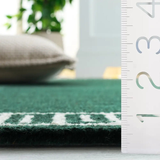 Safavieh Metro 5'-0" x 8'-0" Rug in Green / Ivory