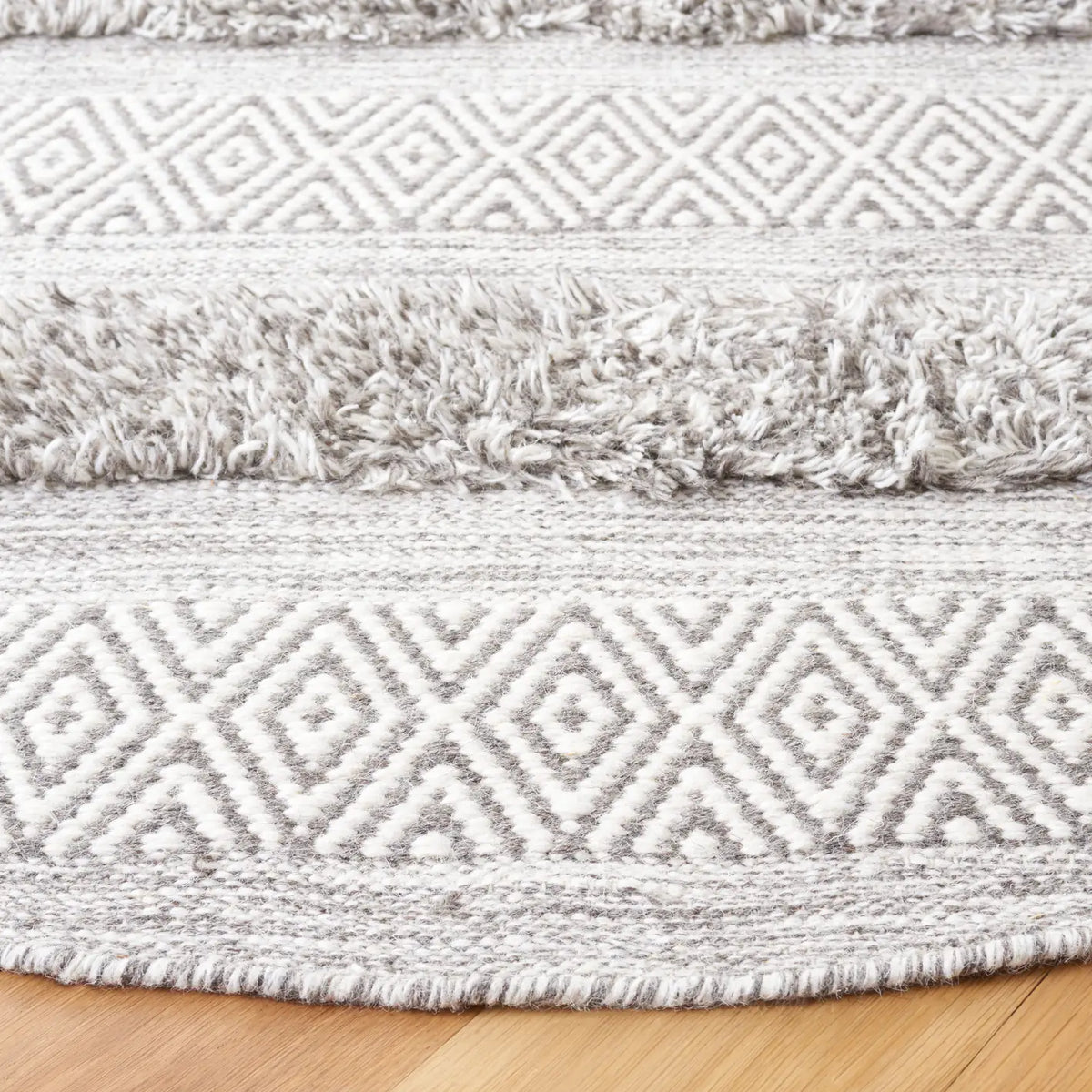 Safavieh Vermont 6'-0" x 6'-0" Rug in Brown / Ivory