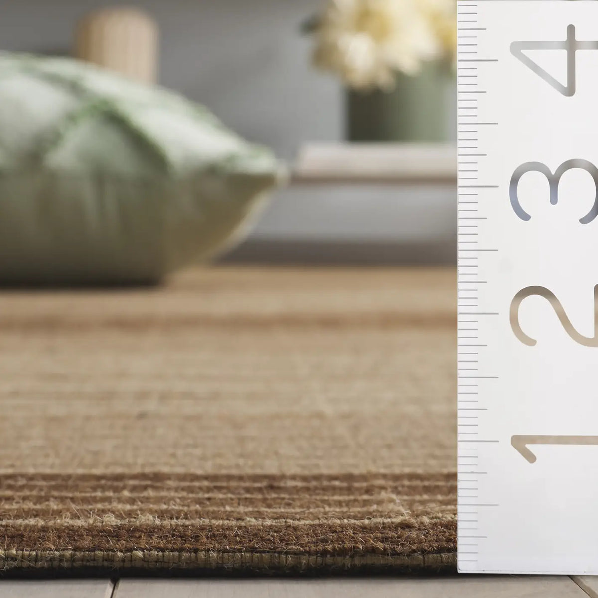 Safavieh Marbella 5'-0" x 8'-0" Rug in Beige / Brown
