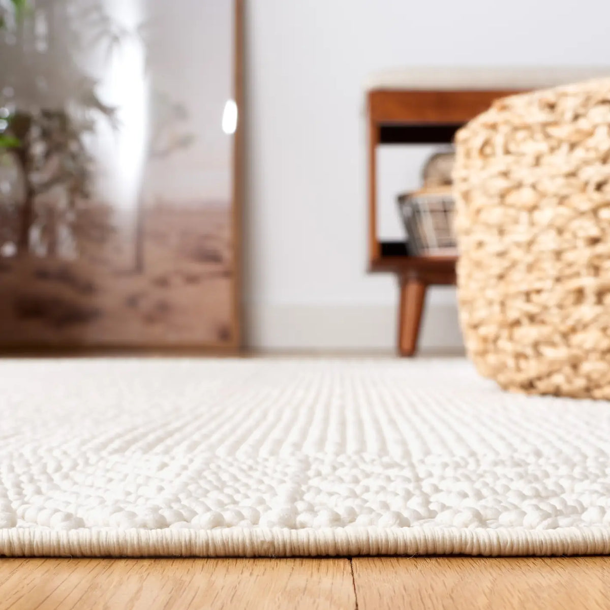Safavieh Camden 4'-0" x 6'-0" Rug in Ivory