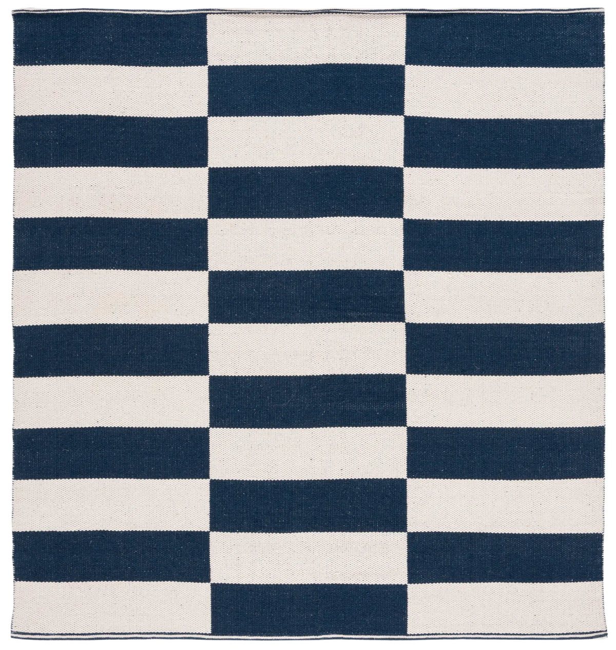 Safavieh Montauk 6'-0" x 6'-0" Rug in Navy / Ivory