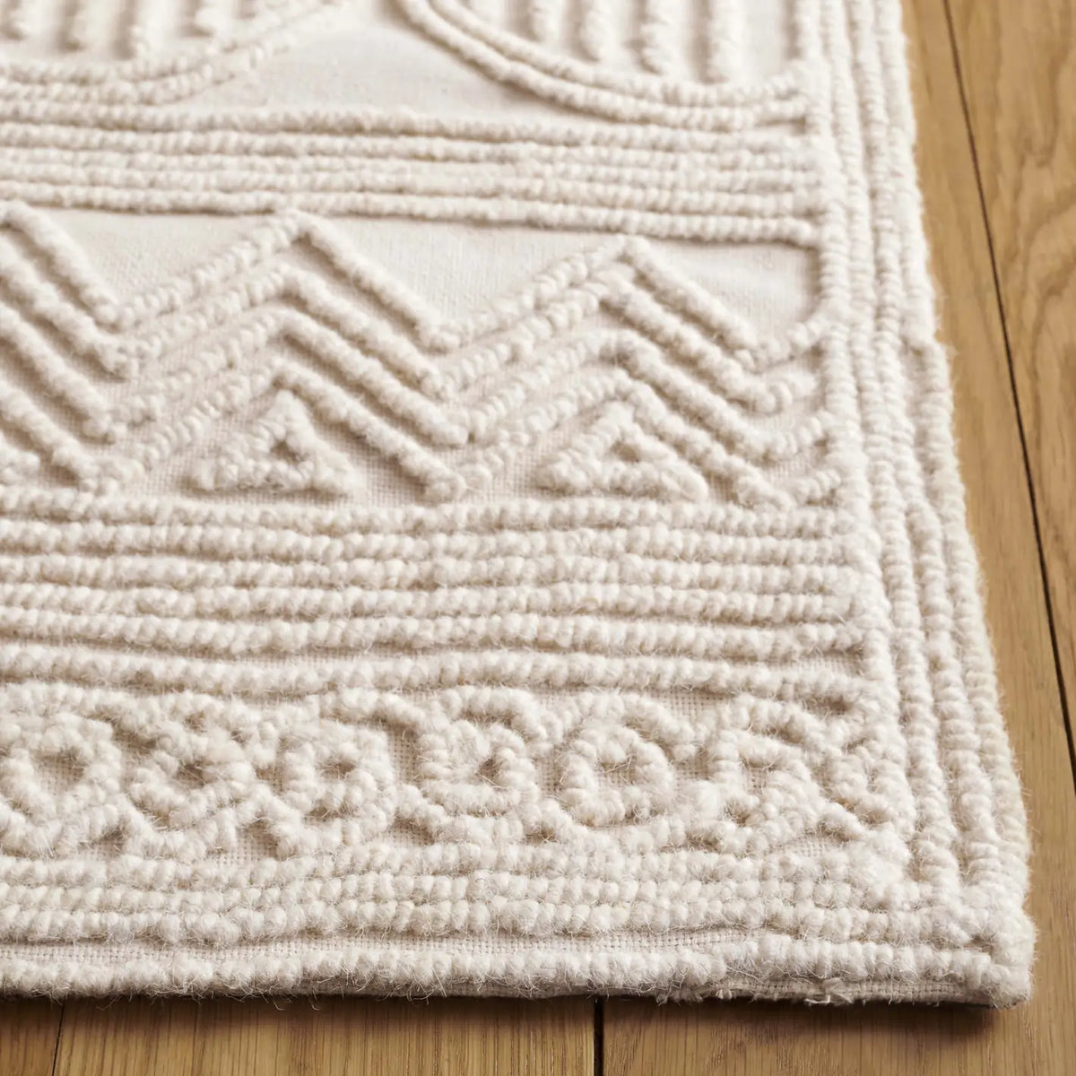 Safavieh Trace 4'-0" x 6'-0" Rug in Ivory